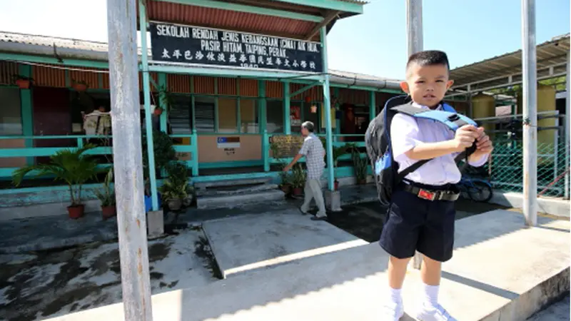 Aneh, Sekolah Ini Hanya Memiliki Seorang Siswa