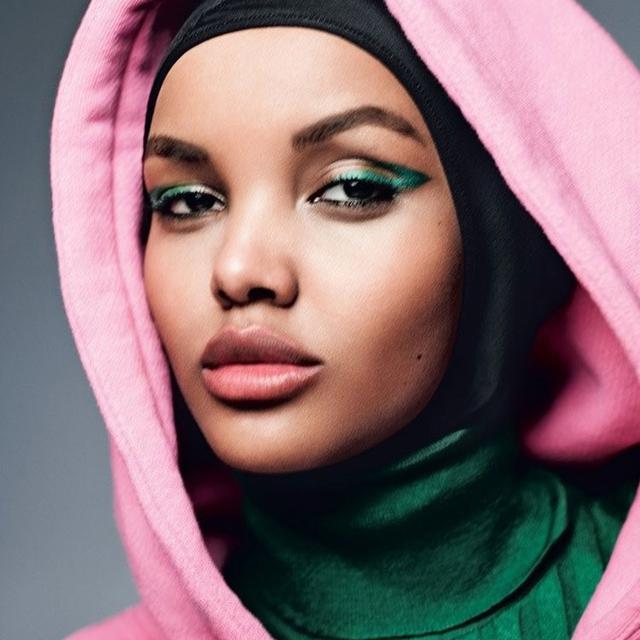 Model Berhijab Halima Aden Jadi Sampul Majalah Kecantikan Nomor Satu Dunia Fashion Fimela Com