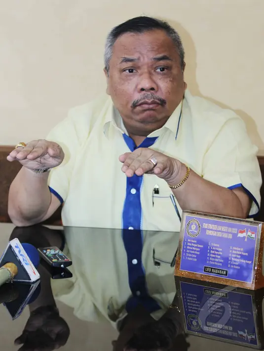 Leo Nababan saat menggelar konferensi pers di Kantor DPP Partai Golkar, Jakarta, Selasa (5/5/2015). Leo menilai rencana DPR merevisi UU Pilkada mempunyai kepentingan kelompok tertentu (Liputan6.com/Helmi Afandi) 