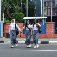 Memberikan akses yang mudah dan setara untuk pendidikan bagi perempuan/copyright fimela/adrian putra