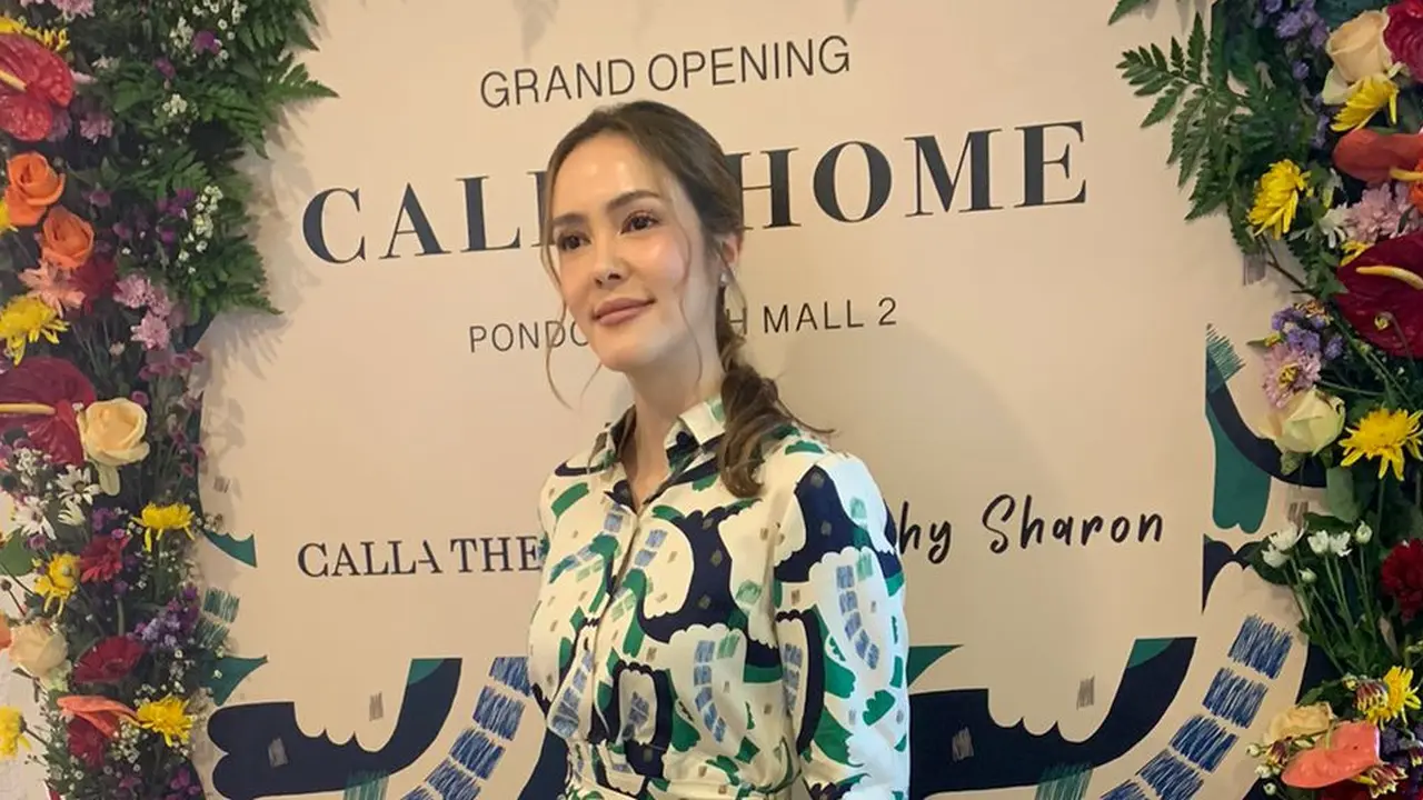 Cathy Sharon saat peluncuran Calla The Label