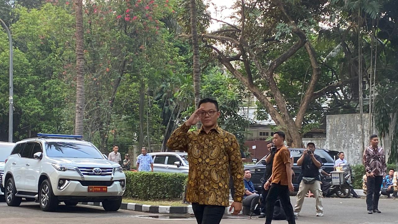 Wakil Ketua Umum Partai Gerindra Sugiono menghadap Prabowo Subianto di kediaman pribadinya di Jalan Kertanegara, Jakarta Selatan, Senin (14/10/2024).