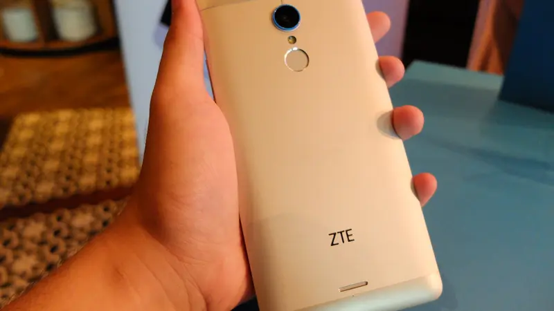 ZTE Blade A711