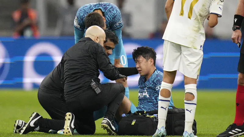 Foto: Kesedihan Son Heung-min Saat Mengalami Cedera Hingga Terancam Gagal Tampil di Piala Dunia 2022