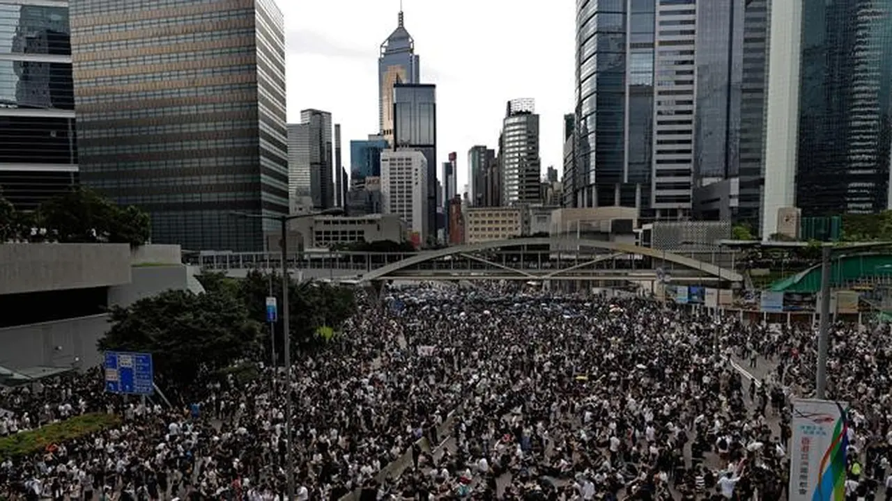 Protes RUU Ekstradisi, Warga Hong Kong Blokir Akses ke Parlemen