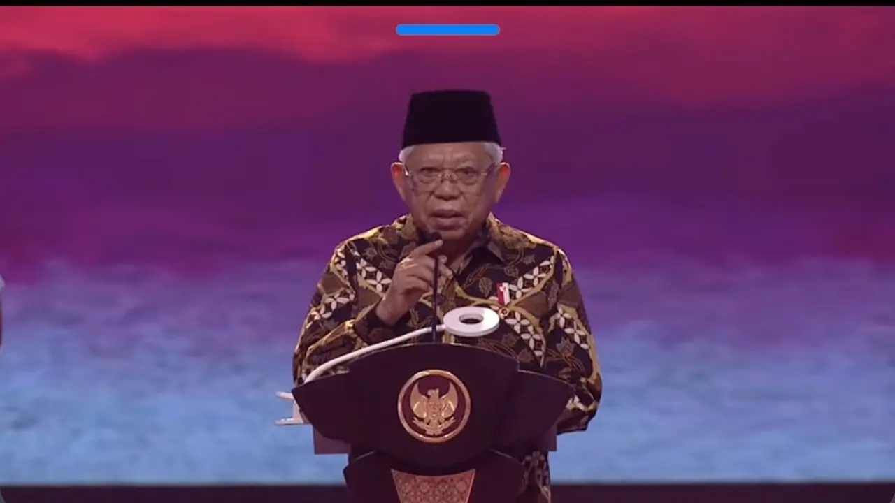 Wakil Presiden Ma'ruf Amin dalam ASEAN Business Awards 2023 di Hotel Ritz-Carlton, Jakarta, Senin (5/9/2023). Menurutnya, pengusaha di kawasan ASEAN memang didominasi oleh UMKM. (Arief/Liputan6.com)