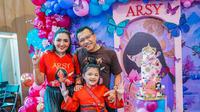 Pesta ulang tahun Arsy bertema Mulan (Foto: Instagram/@ananghijau)