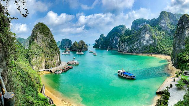 Ha Long Bay