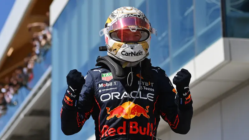 Foto: Max Verstappen Jadi Kampiun di F1 GP Kanada 2022 usai Atasi Tekanan Carlos Sainz di 15 Lap Terakhir