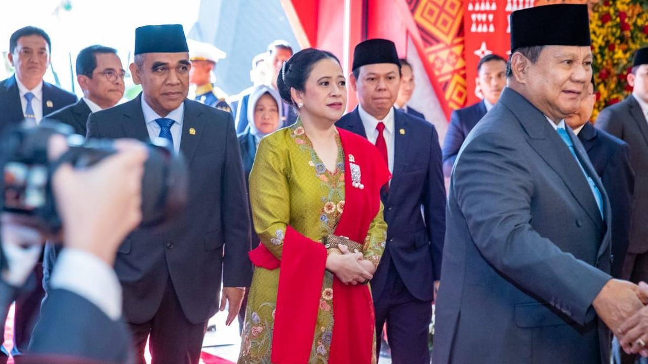 Outfit Ketua DPR Puan Maharani di Sidang Tahunan MPR, Ada Kain Bermotif Bunga Hokokai