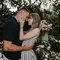 Travis Kelce melamar Taylor Swift dengan cincin tunangan bermata berlian yang klasik dan unik. (dok. Instagram @taylorswift/https://www.instagram.com/p/DN02niAXMM-/?hl=id&img_index=1/Dinny Mutiah)