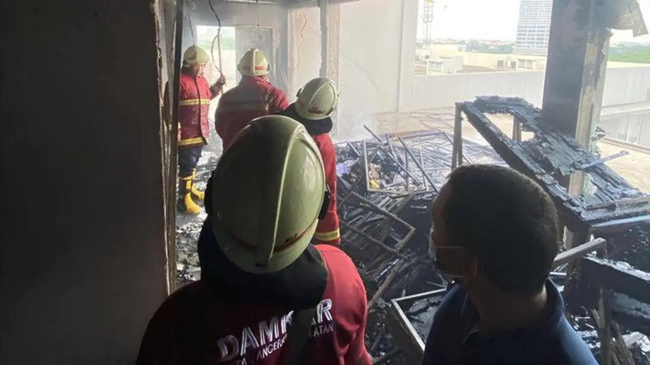 Kebakaran terjadi di gedung Hotel Allnite & Day di kawasan Alam Sutera, Serpong Utara, Kota Tangerang Selatan, Sabtu 8 Juni 2024.