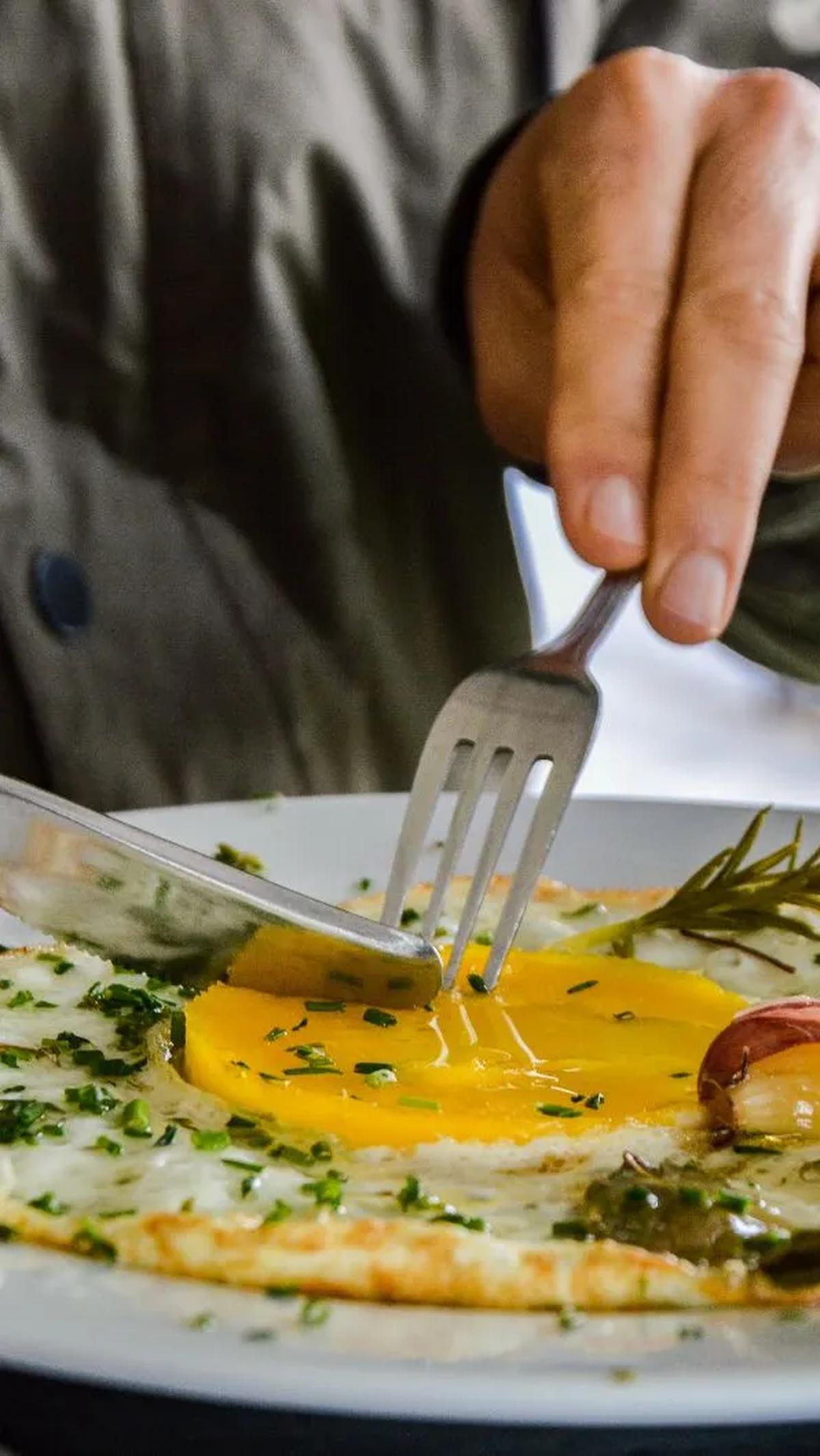 Teknik Memasak Telur dan Tingkat Kematangannya