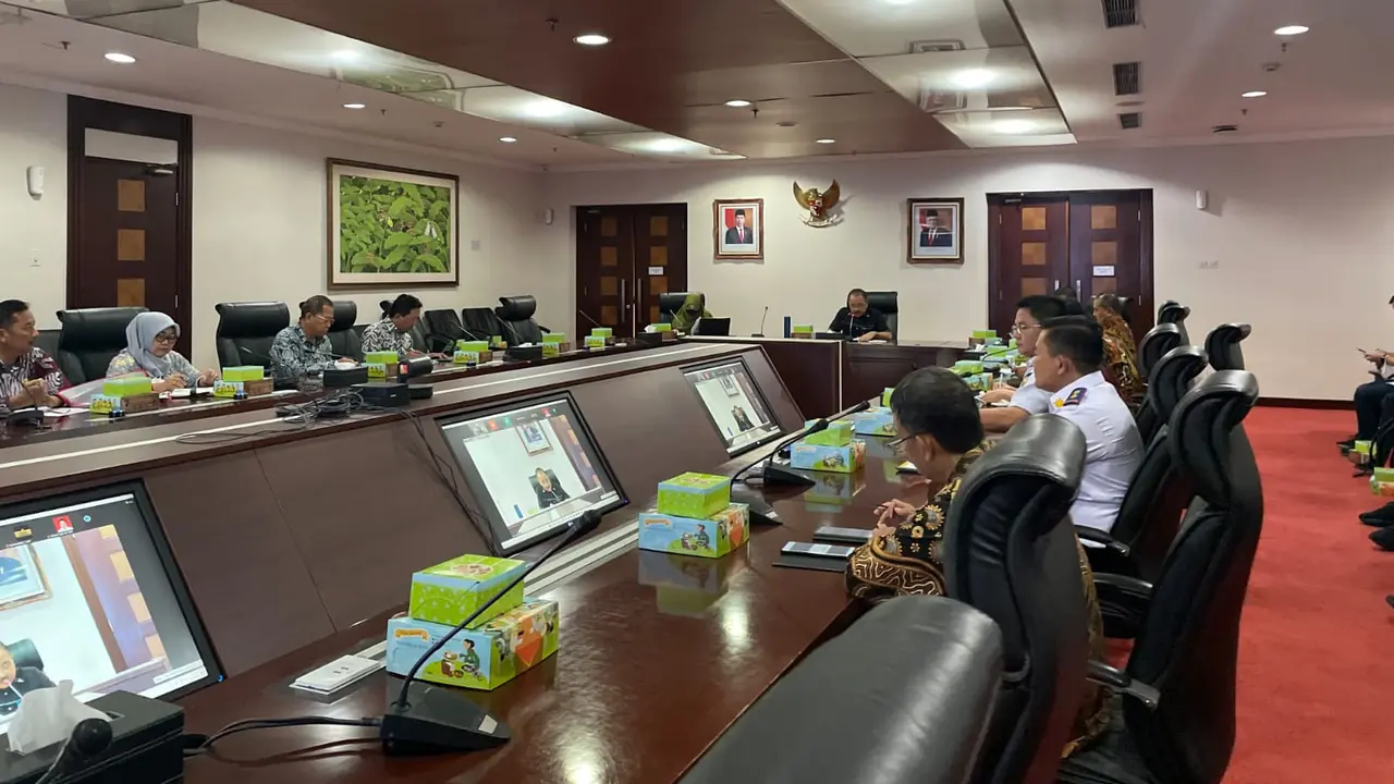 Rapat Kesiapan Pengoperasian LRT Jabodebek.