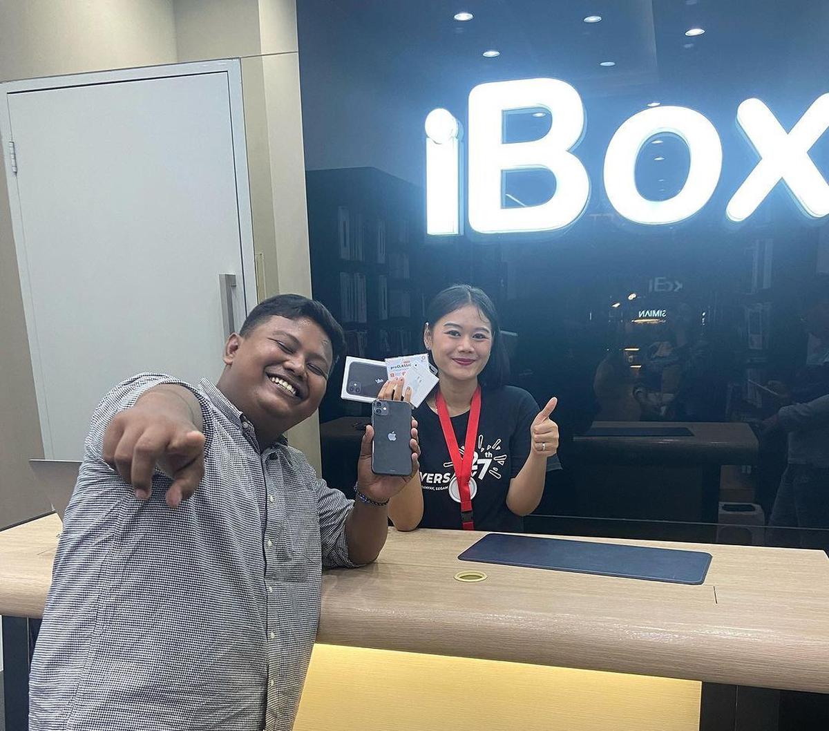 Monetasi dari siaran langsung pun akhirnya mencukupi untuk Yoga membeli iPhone.