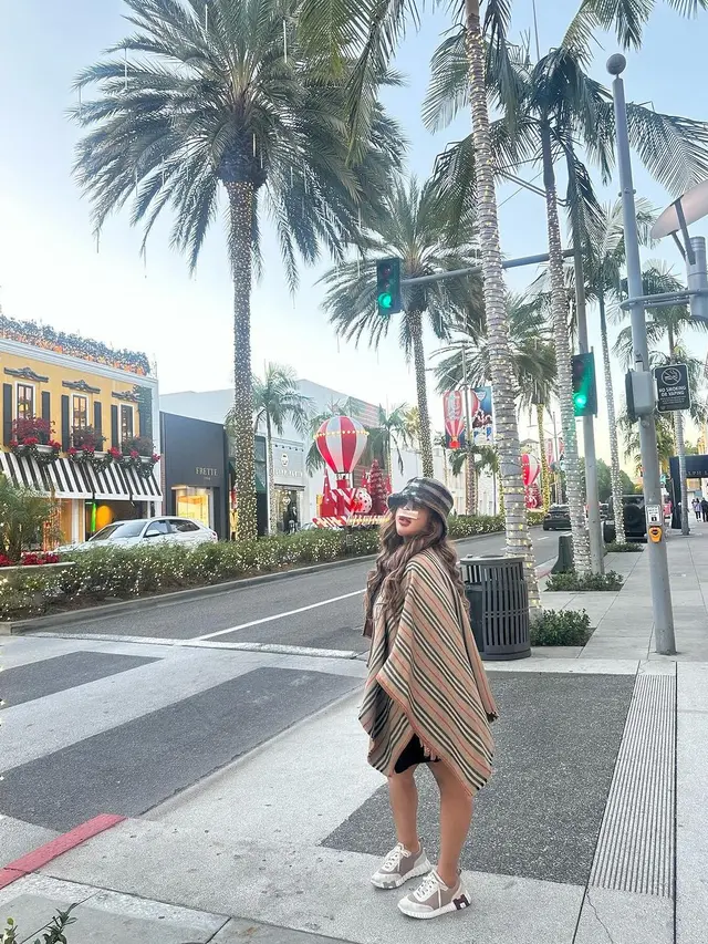 6 Potret Shindy Samuel Jalan-Jalan di Amerika Usai Oplas, Hidung Masih Diperban