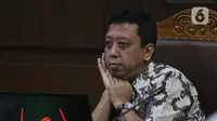 Terdakwa suap jual-beli jabatan di lingkungan Kemenag, M Romahurmuziy saat menjalani sidang lanjutan di Pengadilan Tipikor Jakarta, Rabu (11/12/2019). Sidang mendengar keterangan empat saksi, salah satunya Gubernur Jawa Timur, Khofifah Indar Parawansa. (Liputan6.com/Helmi Fithriansyah)