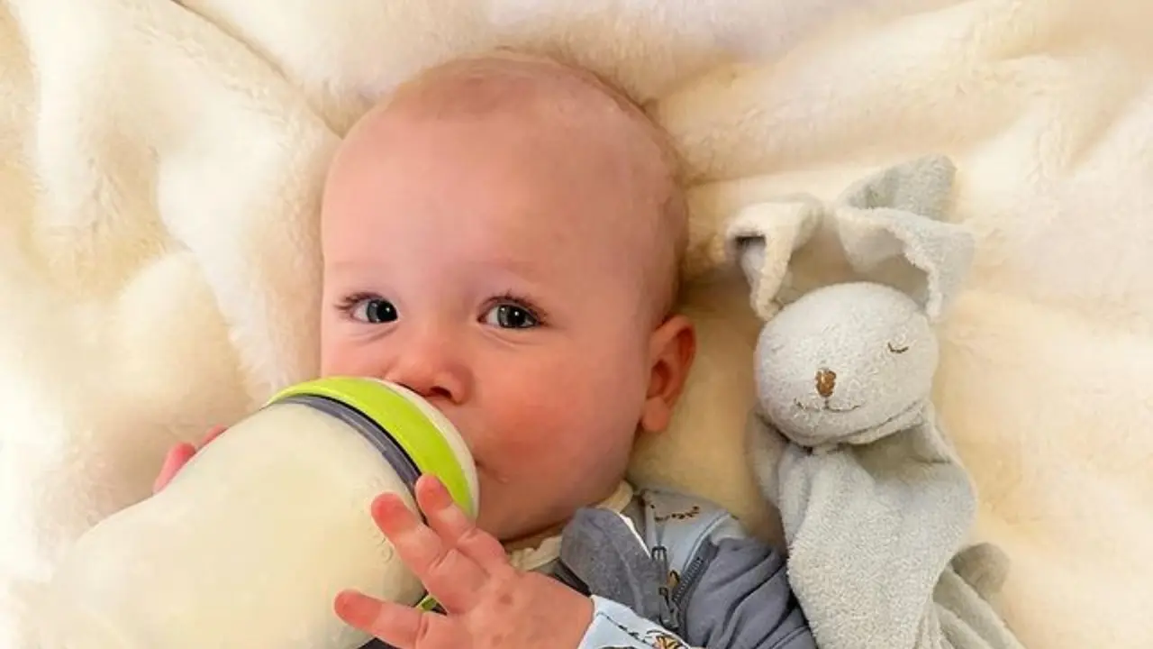 Penelitian Sebut Botol Susu Bayi Silikon Lebih Aman untuk Si Kecil, Ini Alasannya