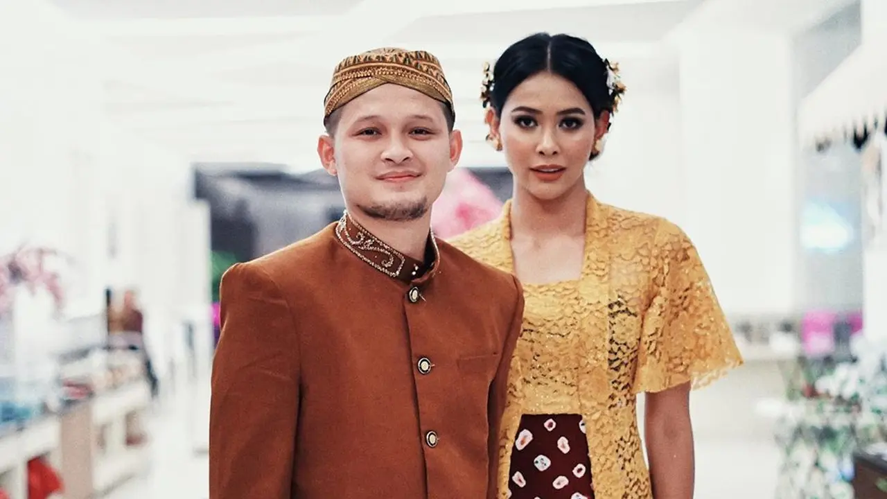 [Fimela] Bunga Jelitha dan Syamsir Alam