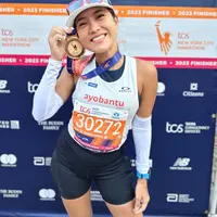 Lebih dari taklukkan target maraton personal, Agnes inisiasi penggalangan dana untuk kampanye air bersih di Jawa Barat. [Dok/AyoBantu]