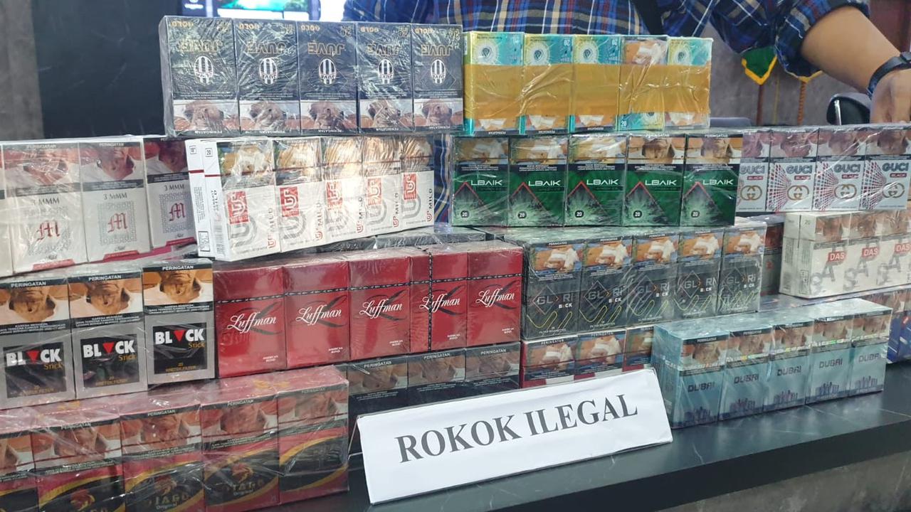 Kemnaker Khawatir Gelombang PHK Besar dari Aturan Kemasan Rokok Polos Tanpa Merek