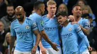 Para pemain Manchester City merayakan gol ke gawang Fulham pada putaran keempat Piala Liga Inggris, di Stadion Etihad, Manchester, Kamis (1/11/2018). (AFP/Lindsey Parnaby)