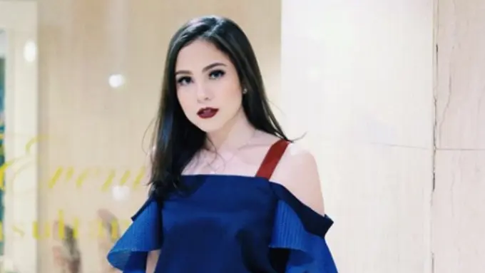 Pakai Lipstik Gelap Jadi Super Seksi, Intip Potret Paola Tambunan, Beauty Influencer Secantik Princess