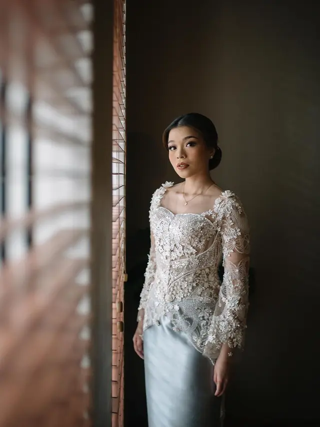 Gaya Kocak Romantis Lamaran Komika Oza Rangkuti dan Aisha Lahtiba, Tampil Simple dengan Busana Serba Lokal