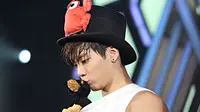 Cara Jonghyun `SHINee` Hapuskan Luka Hati