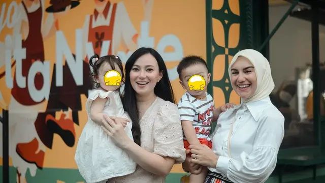 Bersahabat, Ini 6 Potret Kebersamaan Irish Bella dan Asmirandah Saat Momong Anak