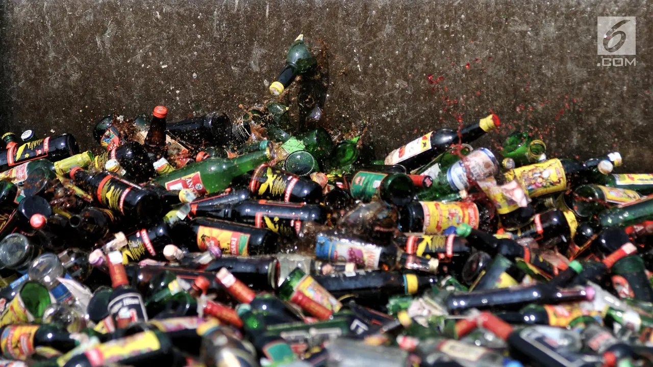 Pemusnahan Botol Miras
