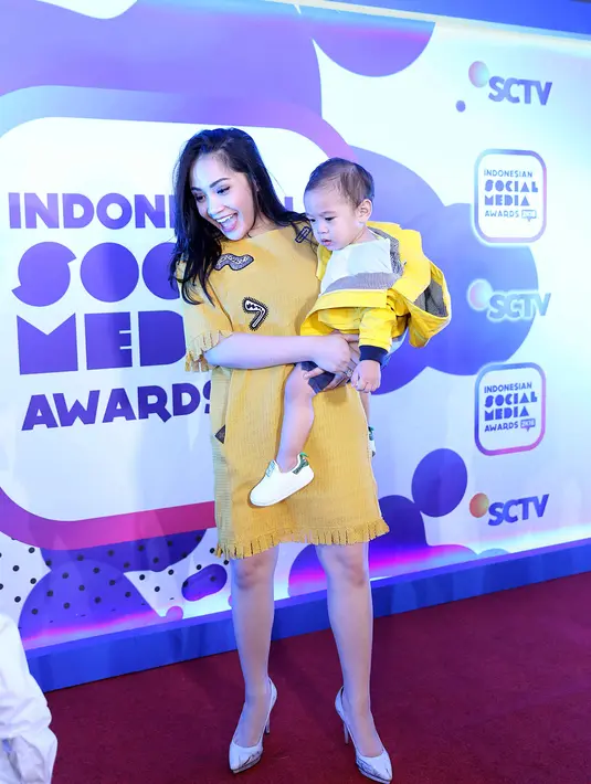 Dalam nominasi Kid Celeb Social Media 2K16 ini paling di minati oleh dalam dunia maya. Bisa jadi karena anak-anak yang lucu dari foto dan videonya. (Nurwahyunan/Bintang.com)