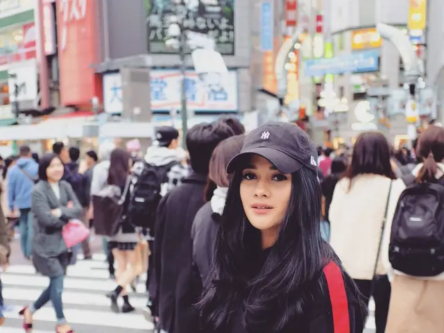 6 Style Naysilla Mirdad Tampil Super Simple Yang Bikin Maksimal Fashion Fimela Com