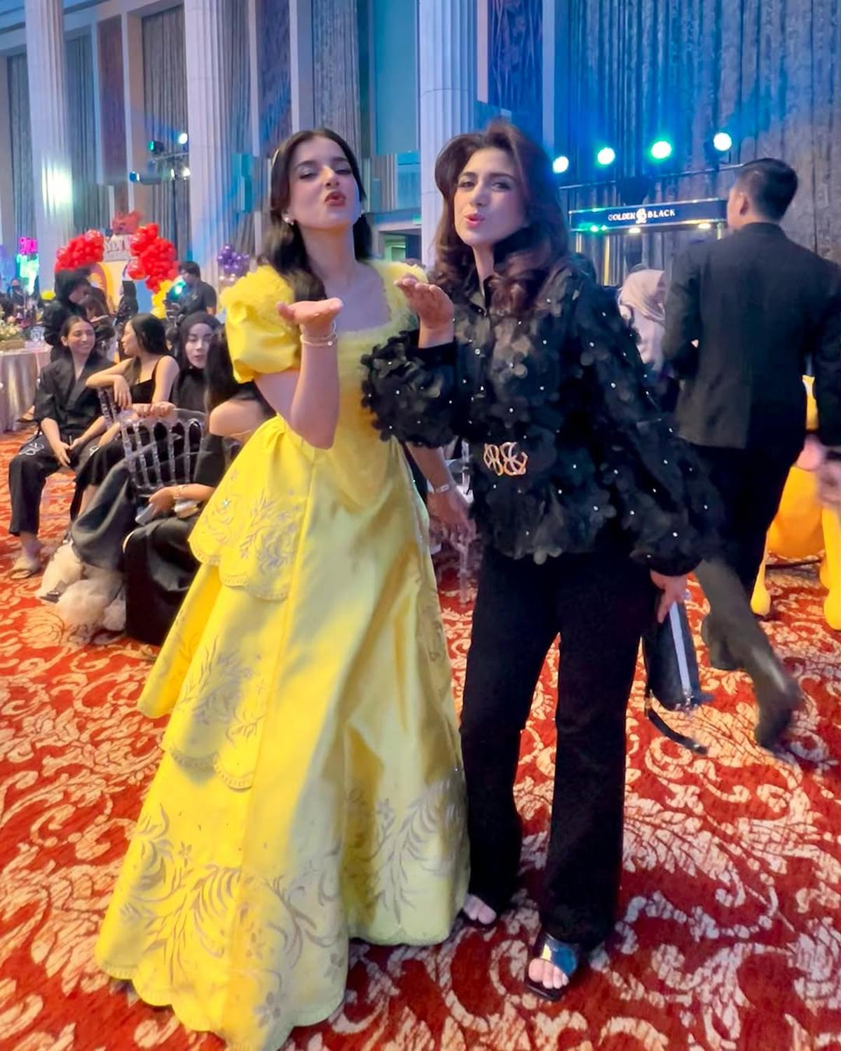 7 Potret Tania Nadira Bersama Ibu dan Adik yang Cantik Semua