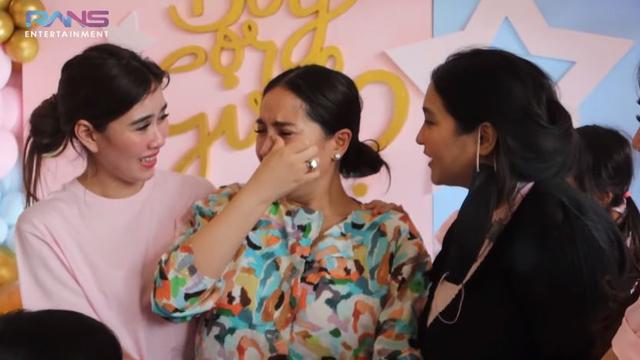 8 Momen Nagita Slavina Ungkap Jenis Kelamin Anak Kedua, Menangis Terharu