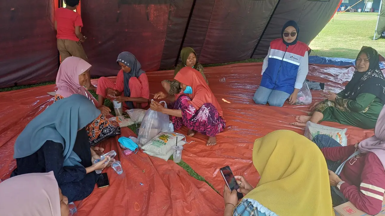 PT Pertamina Patra Niaga, Sub Holding Commercial & Trading Pertamina bergerak cepat mengangani warga Desa Tasikharjo, Kabupaten Tuban yang mengungsi di Posko BPBD pada Senin (10/6) pagi (Istimewa)