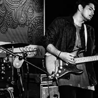 Heboh foto ciuman Petra Sihombing dengan cowok, apa pendapat kamu? Ikuti polling Bintang.com yuk.. (Foto: Instagram)