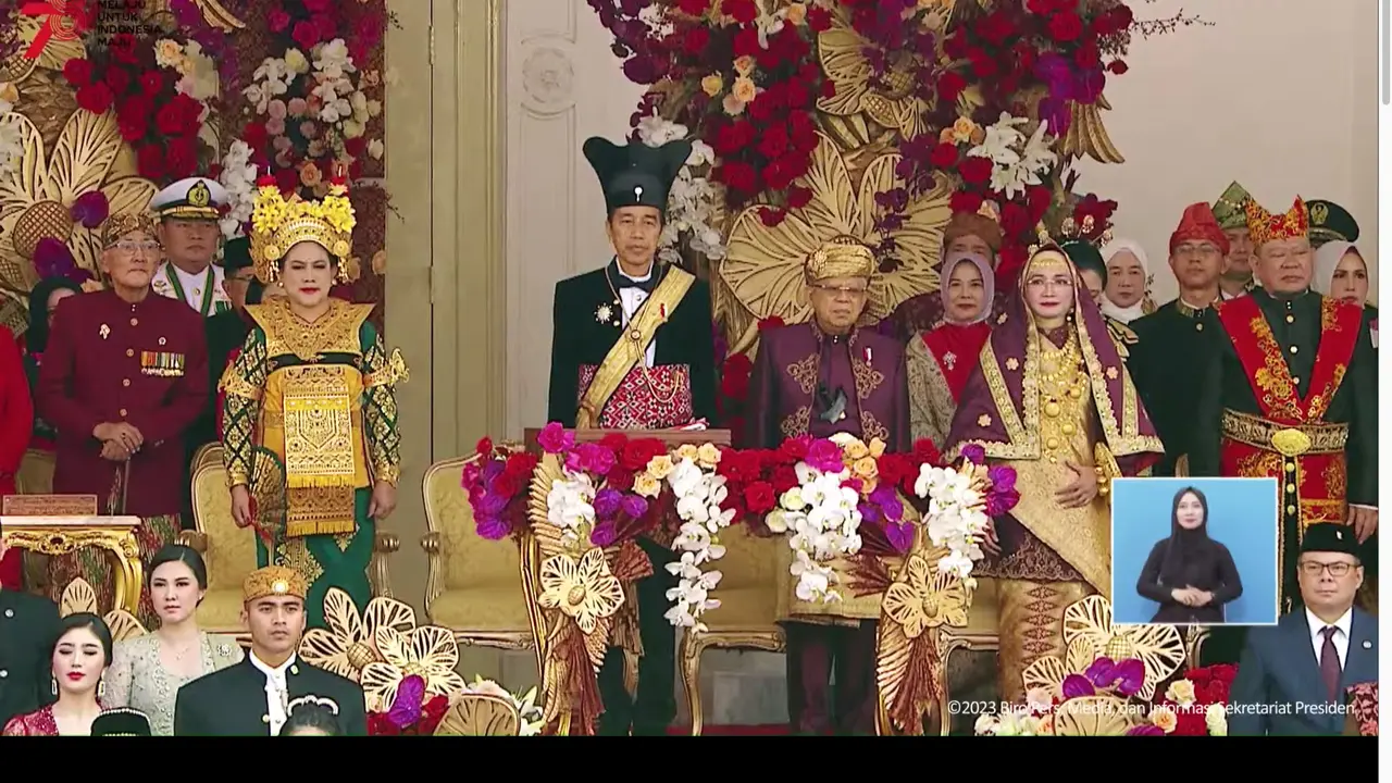 Presiden Indonesia Joko Widodo (Jokowi) dan Wakil Presiden Ma'ruf Amin dalam upacara HUT ke-78 RI di Istana Merdeka, Jakarta, Kamis (17/8/2023). (Tangkapan Layar Sekretariat Presiden)
