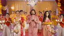 Pria yang belum lama ini berulang tahun ke-37 baru saja meluncurkan single barunya. Dalam cuplikannya, terlihat Vishal Singh berdoa di kuil. (Foto: Instagram/@vishal.singh786)