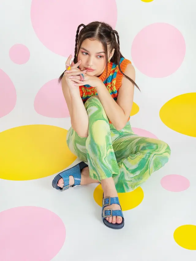 6 Potret Saskia Chadwick Jadi Model Brand Fashion, Kariernya Makin Melejit