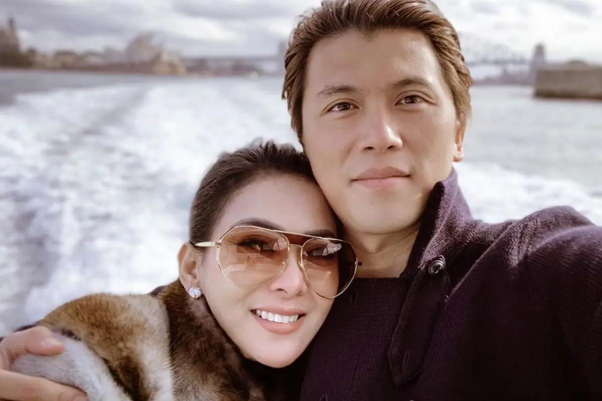[Fimela] Syahrini dan Reino Barack
