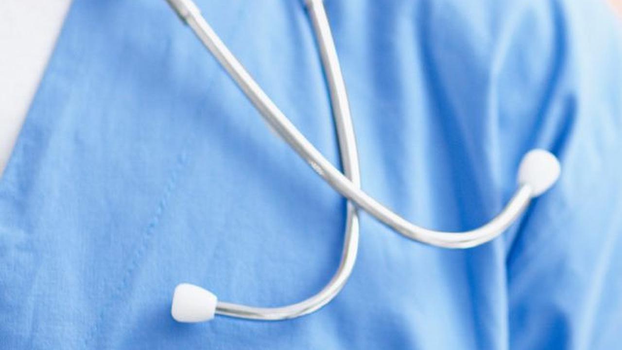 Dalam aksinya, para dokter spesialis itu menuntut agar uang TPP mereka disamaratakan dengan provinsi lain di Indonesia.