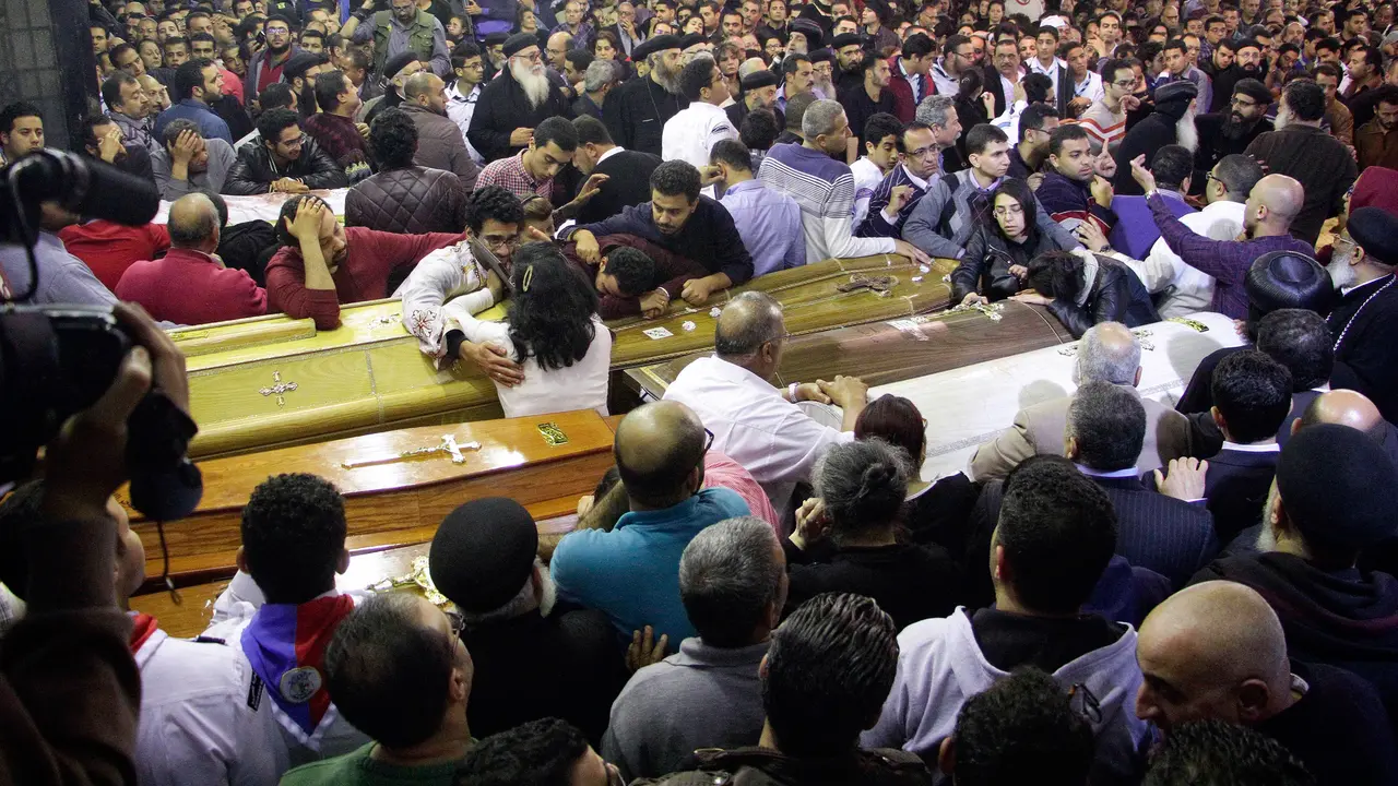 20170409-Para Korban Serangan Bom di Gereja Mesir Dimakamkan-AFP