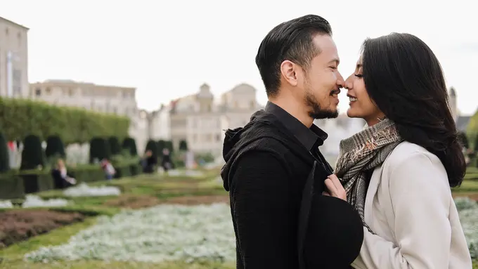 [Bintang] Tyas Mirasih dan Suami