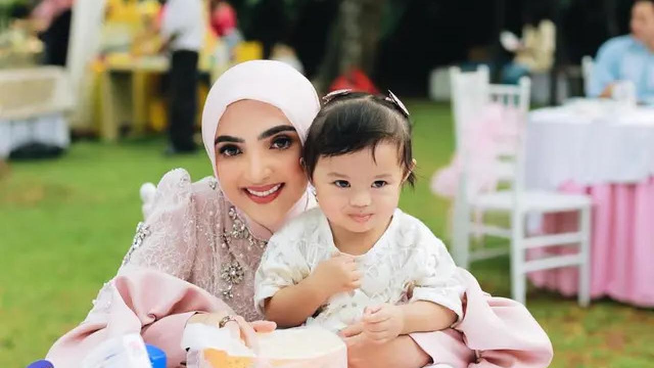 Potret manis Ashanty dan Ameena.