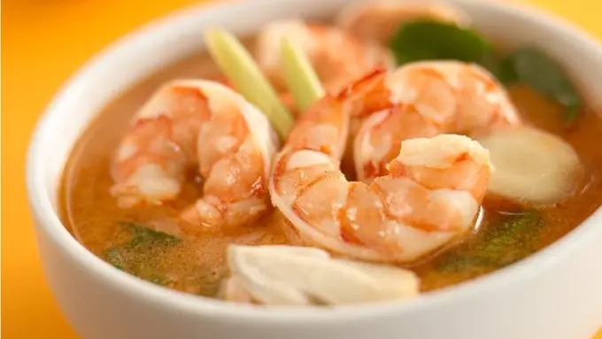 Resep Sup Seafood Asparagus untuk Hangatkan Hari Ibu