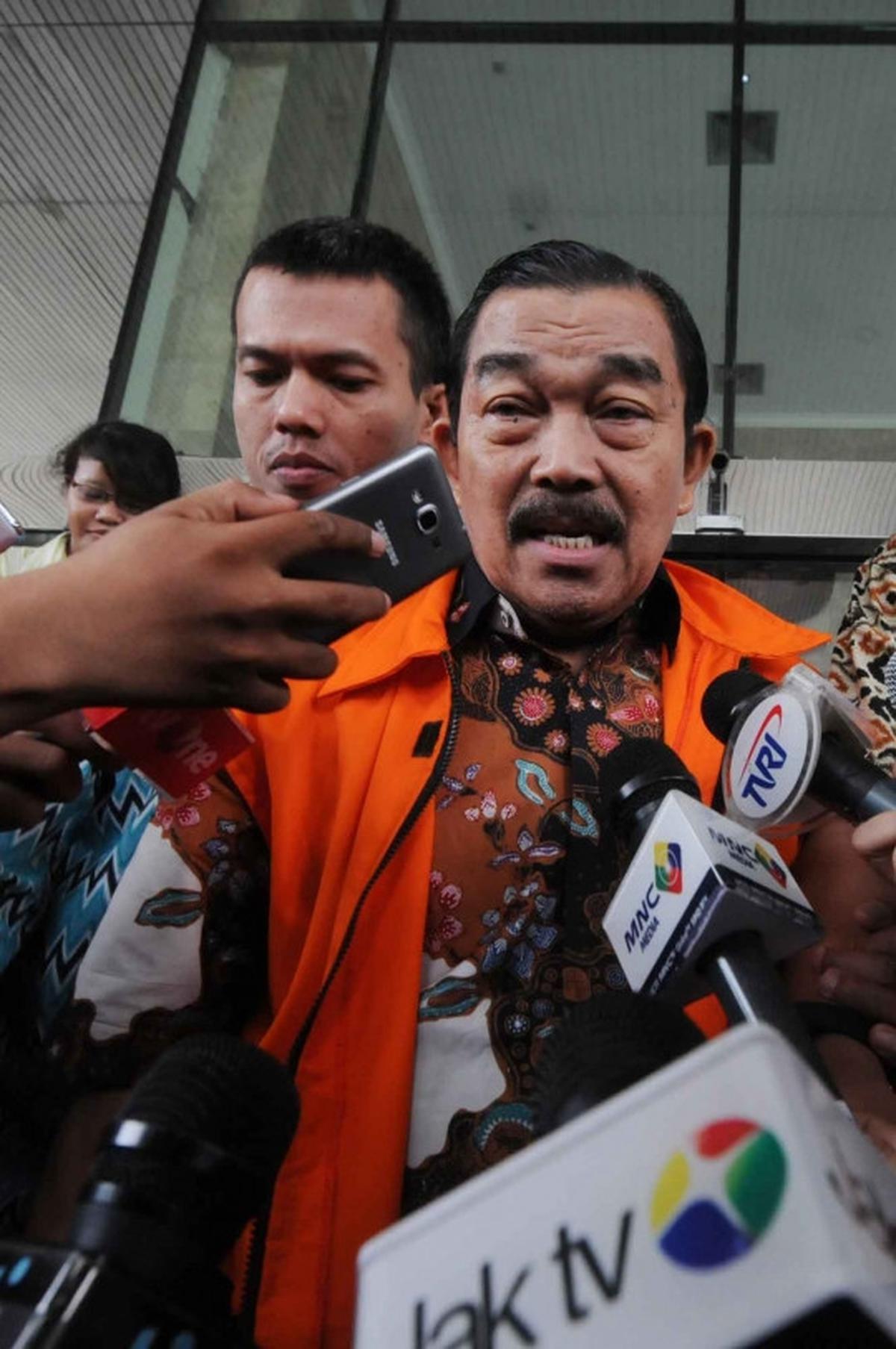Terkait suap DPRD Sumut, masa tahanan Saleh Bangun juga diperpanjang