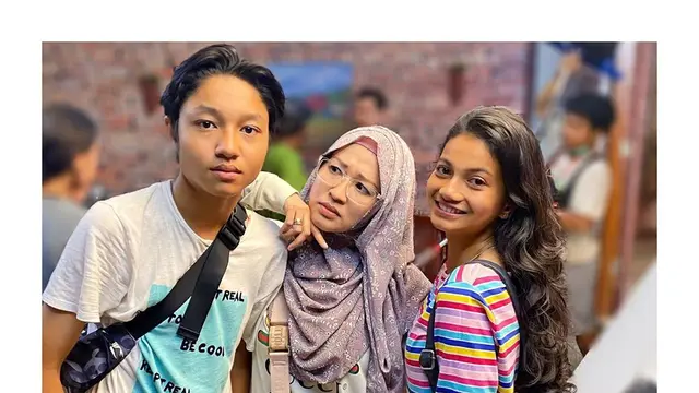 Akui Masuk Kriteria Calon Mantu, Ini 5 Potret Ratu Sofya dan Okie Agustina