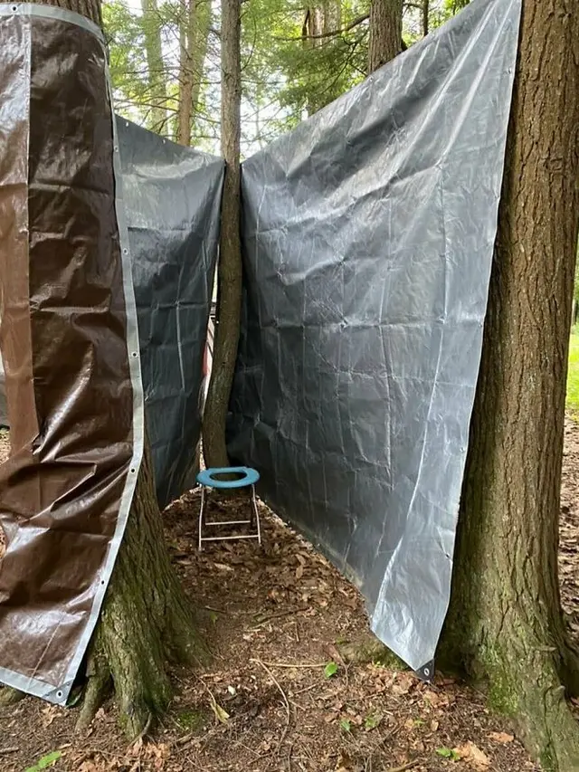 6 Potret Toilet Low Budget Ini Posisinya Ekstrem, Bikin Enggak Tenang