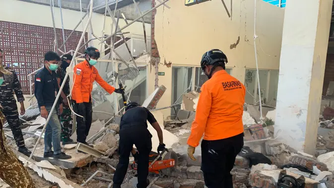 BMKG Catat 265 Gempa Susulan di NTT, Warga Diminta Waspada